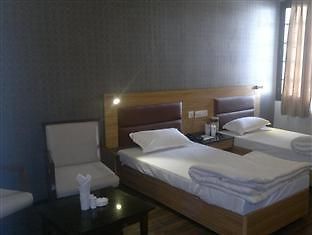 Oyo 3523 Tekarees Inn Mahanagar Lucknow Eksteriør billede