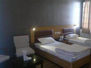 Oyo 3523 Tekarees Inn Mahanagar Lucknow Eksteriør billede
